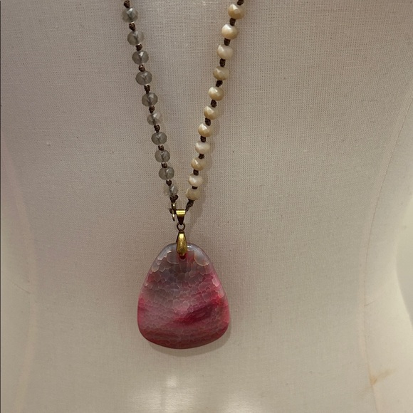 Elegant Pink Pendant Necklace - Picture 2 of 3